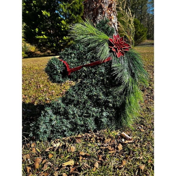 Artificial Pine Horse Head Animal Farmhouse Christmas Wreath - Picture 6 of 11